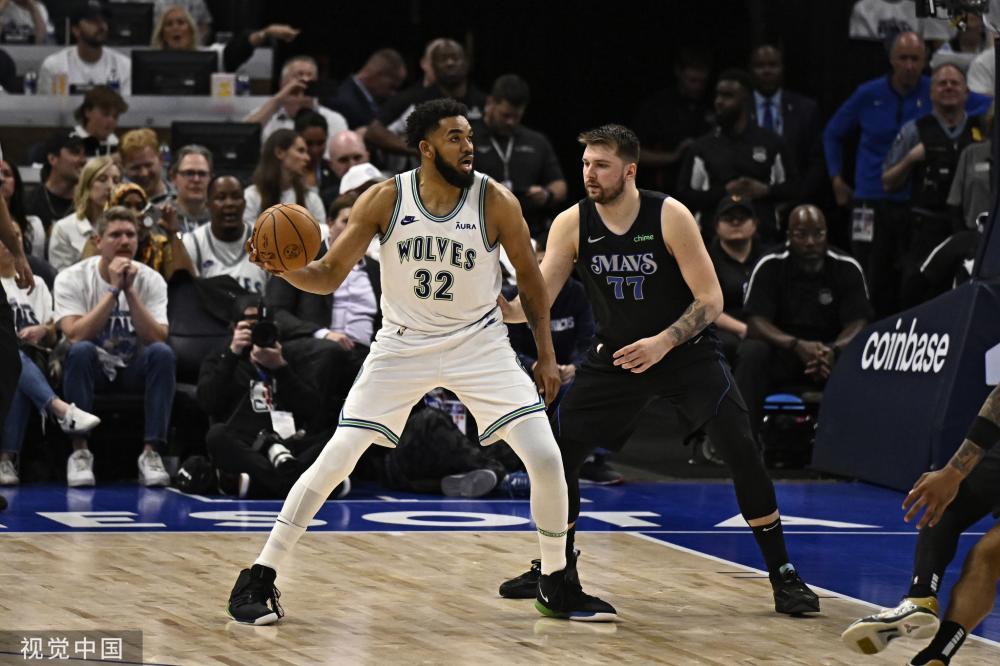 她来自一个 她来自一个