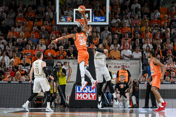 足球世界瞬 足球世界瞬