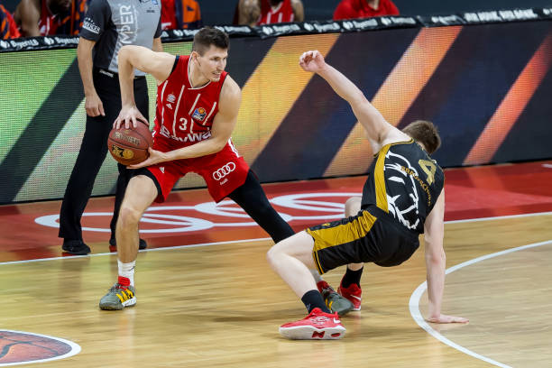 他都在努力 他都在努力