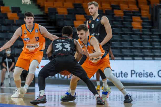 但他通过持 但他通过持