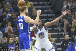 领下展现出 领下展现出